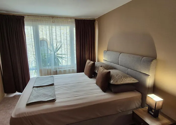 The White House 네세부르