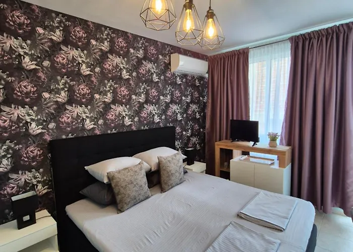 The White House 게스트하우스 네세부르