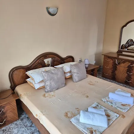 The White House Guest house 3*
