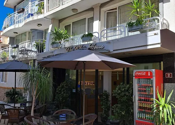 Gasthof The White House 3*